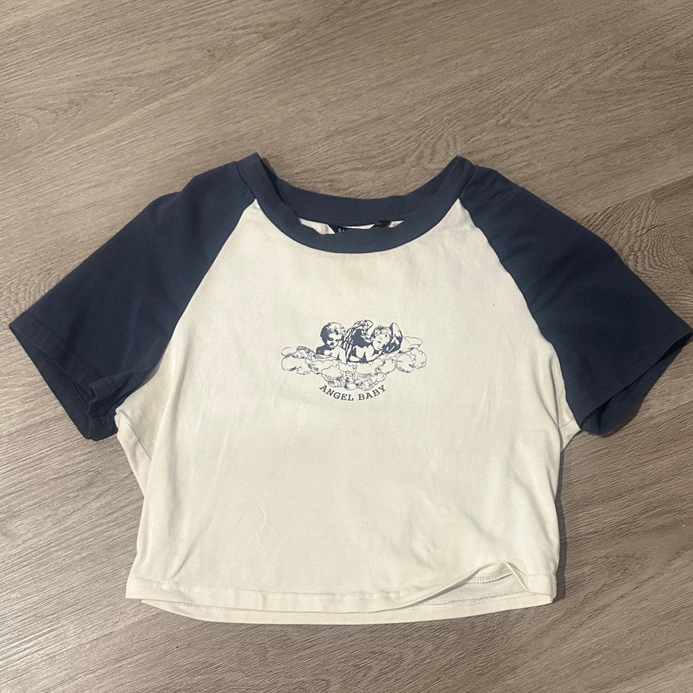 SHEIN Cream and Blue Raglan Crop Top size medium